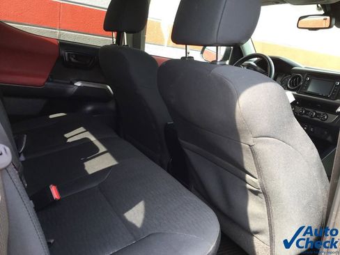 Used 2018 Toyota Tacoma SR5 image 41