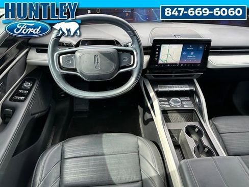 Used 2024 Lincoln Nautilus Reserve AWD/4WD image 15