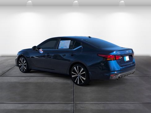 Used 2019 Nissan Altima 2.5 SR w/ SR Premium Package image 3