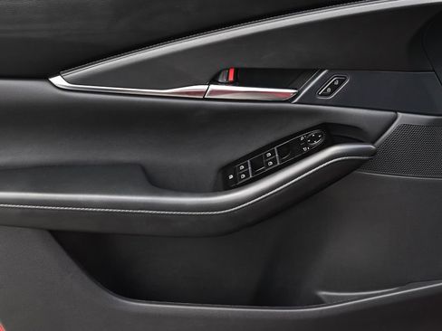 Certified 2025 MAZDA CX-30 AWD 2.5 S w/ Preferred Package image 14