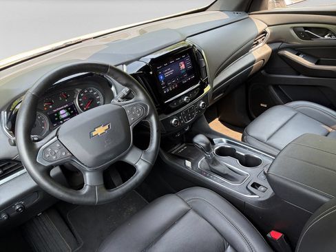 Used 2023 Chevrolet Traverse LT w/ LT Premium Package AWD/4WD image 14