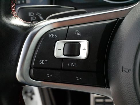 Used 2017 Volkswagen GTI SE image 25