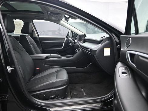 Used 2025 Hyundai Sonata Limited FWD image 27