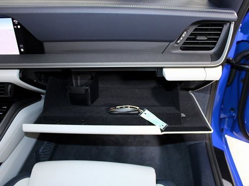 Certified 2025 Porsche 911 Carrera image 28