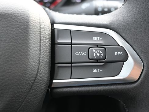 New 2026 Jeep Compass Latitude image 11