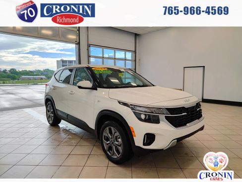 Used 2024 Kia Seltos LX AWD/4WD image 1