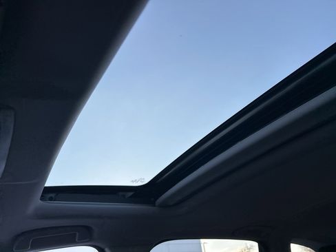 Used 2019 Honda CR-V EX image 4