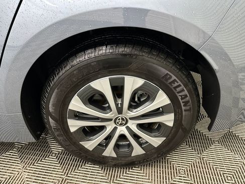 Used 2020 Toyota Corolla LE FWD image 18