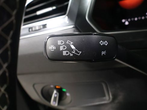 Used 2023 Volkswagen Tiguan SE R-Line image 32