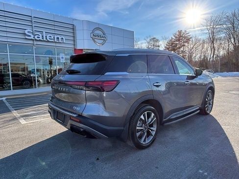 Used 2023 INFINITI QX60 Luxe w/ Performance Audio Package image 3