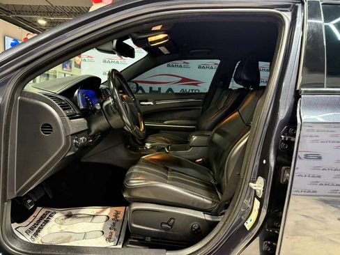 Used 2019 Chrysler 300 S image 24