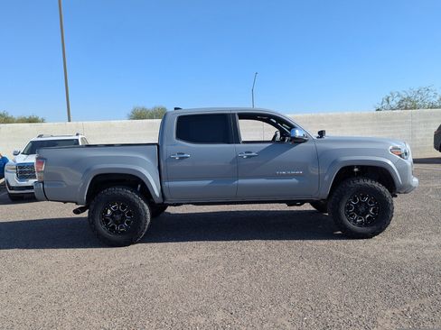 Used 2018 Toyota Tacoma Limited image 5