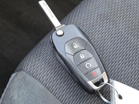 Used 2017 Chevrolet Cruze LT image 31