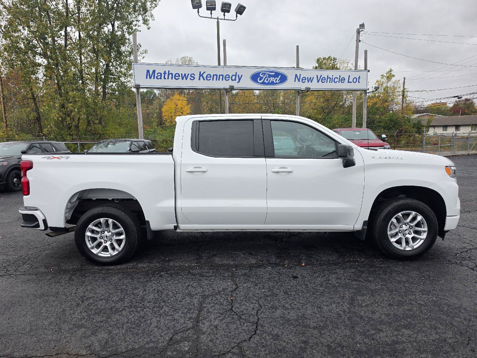 Used 2026 Chevrolet Silverado 1500 RST AWD/4WD image 4