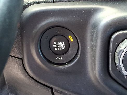 Used 2020 Jeep Wrangler Unlimited Sahara AWD/4WD image 25