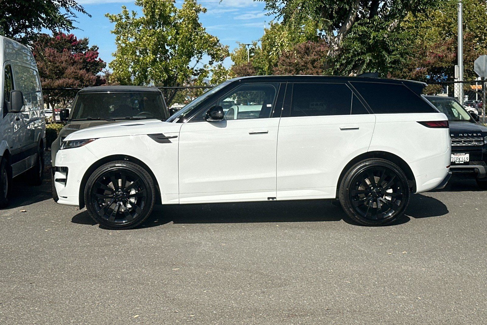 New 2026 Land Rover Range Rover Sport Dynamic SE AWD/4WD image 2