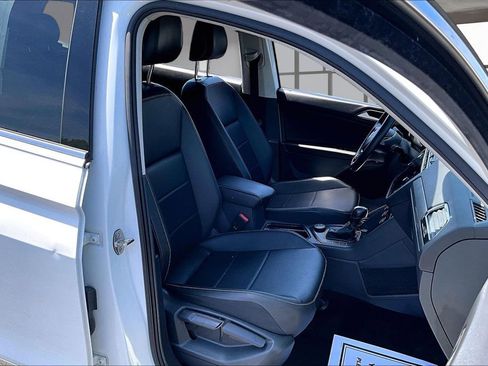 Used 2021 Volkswagen Tiguan SE AWD/4WD image 8