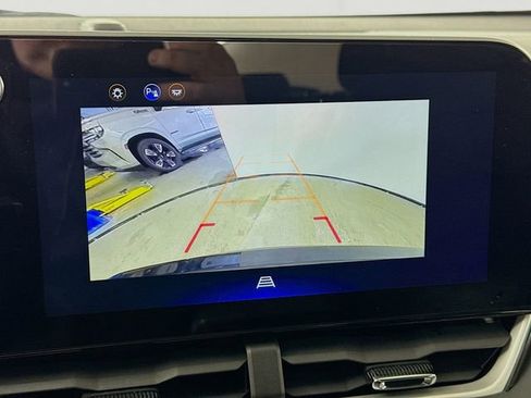 Used 2025 Chevrolet Equinox LT image 16