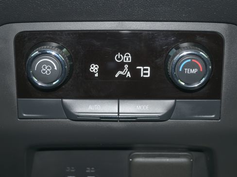 Used 2024 Chevrolet Traverse Z71 w/ Enhanced Driving Package AWD/4WD image 13