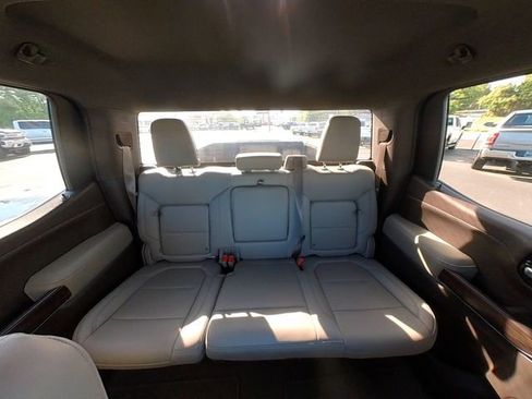 Used 2019 GMC Sierra 1500 SLT w/ X31 Off-Road Package AWD/4WD image 31