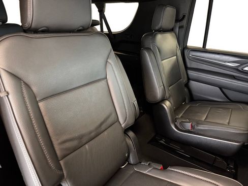 Used 2021 GMC Yukon XL Denali w/ Advanced Technology Package AWD/4WD image 18