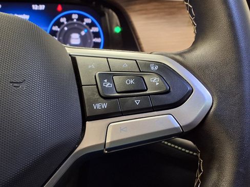 Used 2025 Volkswagen Atlas SEL AWD/4WD image 20