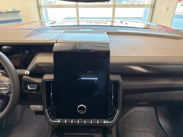 Used 2026 GMC Yukon XL AT4 AWD/4WD image 30