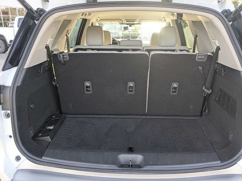 Used 2025 Nissan Pathfinder SL FWD image 13