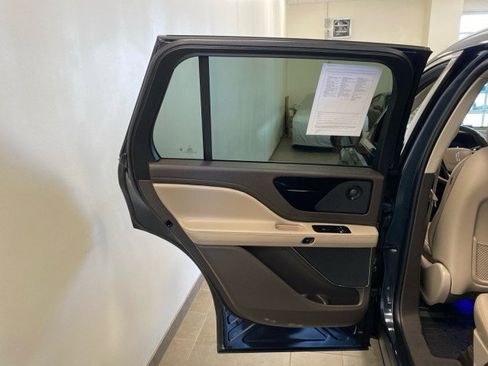 Certified 2023 Lincoln Aviator Reserve w/ Equipment Group 201A image 8