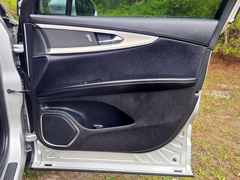 Used 2017 Lincoln MKX Premiere FWD image 26