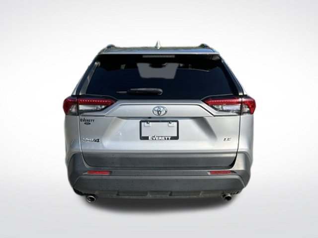 Used 2019 Toyota RAV4 LE FWD image 8
