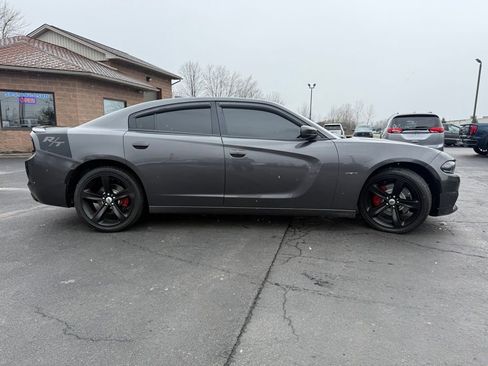 Used 2018 Dodge Charger R/T RWD image 4