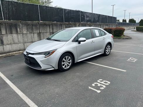 Certified 2022 Toyota Corolla LE w/ Carpet Mat Package (TMS) FWD image 1