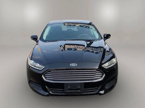 Used 2013 Ford Fusion SE image 2