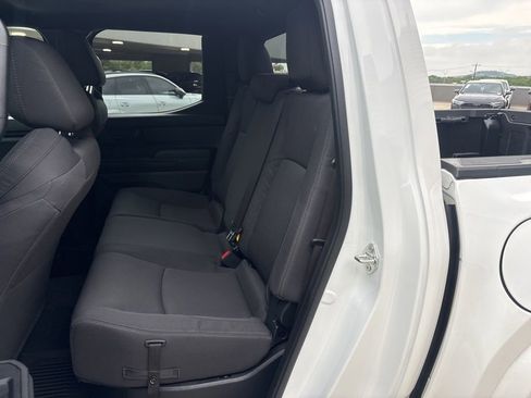 Used 2025 Toyota Tacoma SR5 AWD/4WD image 14