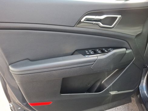 Used 2023 Kia Sportage EX image 12