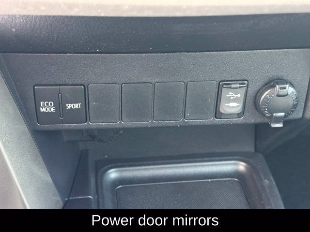 Used 2015 Toyota RAV4 LE AWD/4WD image 36