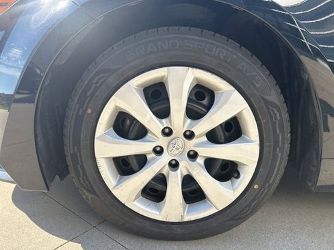 Used 2023 Toyota Corolla LE image 12
