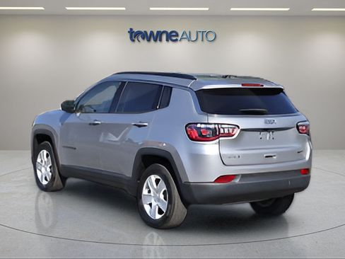 Used 2022 Jeep Compass Latitude w/ Convenience Group AWD/4WD image 6