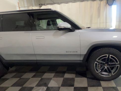 Used 2026 Rivian R1S Adventure image 4