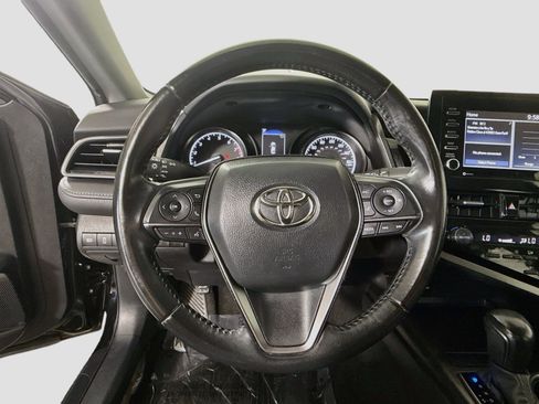 Used 2022 Toyota Camry SE FWD image 13