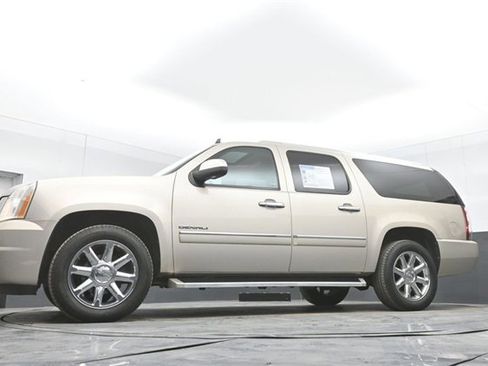 Used 2013 GMC Yukon XL Denali image 48