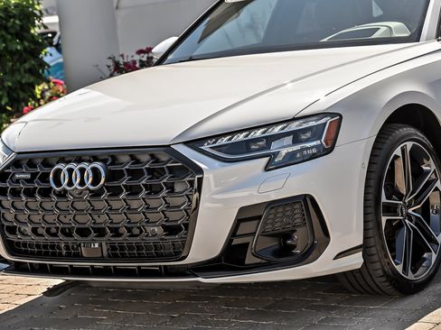 Used 2025 Audi A8 L 3.0T w/ Executive Package AWD/4WD image 6