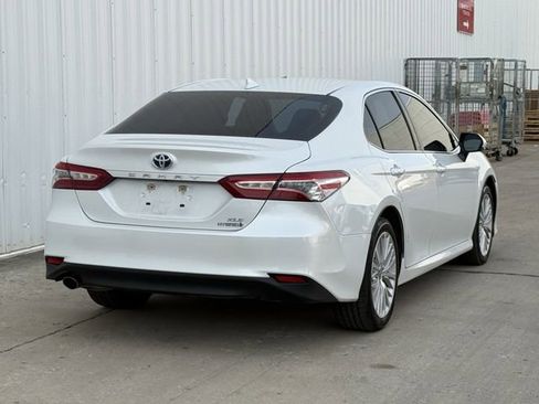 Used 2020 Toyota Camry XLE image 4