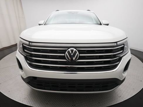 Used 2024 Volkswagen Atlas SE AWD/4WD image 11