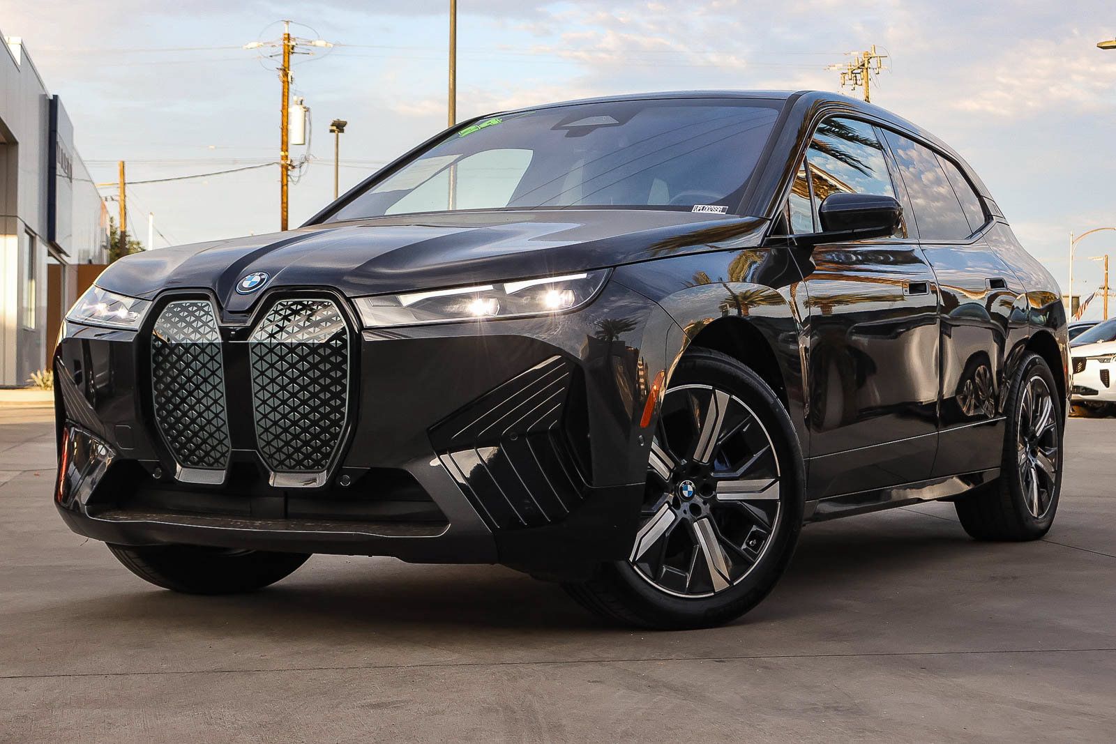 Used 2024 BMW iX xDrive50 w/ Sport Package AWD/4WD image 1