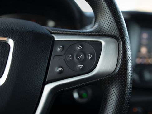 Used 2024 GMC Terrain SLE AWD/4WD image 7