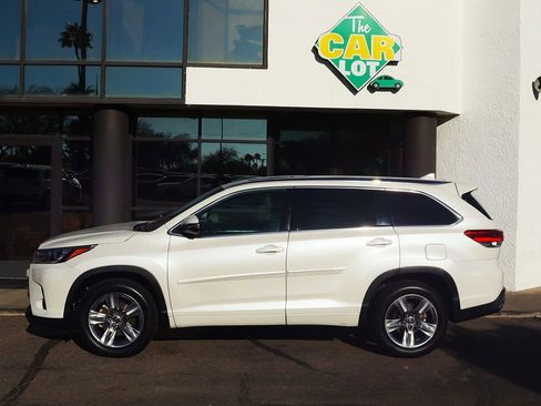 Used 2019 Toyota Highlander Limited image 8