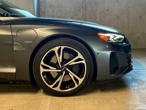 Used 2023 Audi e-tron GT Prestige AWD/4WD image 11