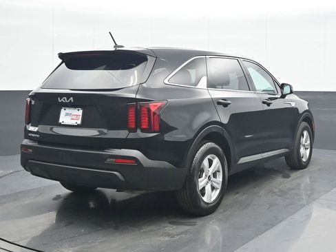 Used 2023 Kia Sorento LX image 6